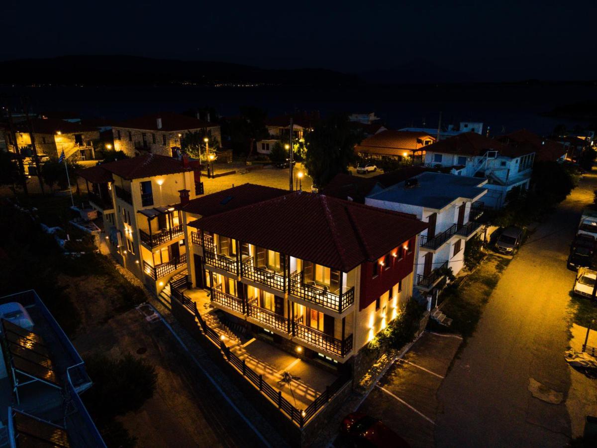 Helianthus Guesthouse أمولياني المظهر الخارجي الصورة
