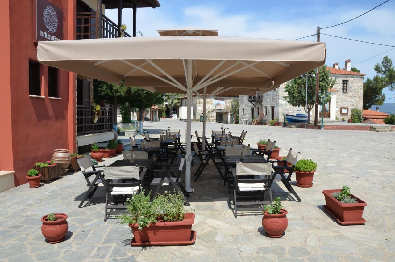 Helianthus Guesthouse أمولياني المظهر الخارجي الصورة